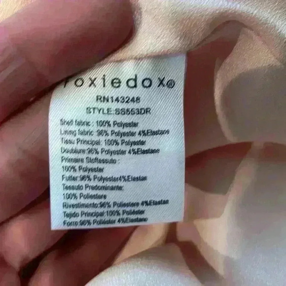 Elegant Pink Off-Shoulder Dress - Picture 7 of 9